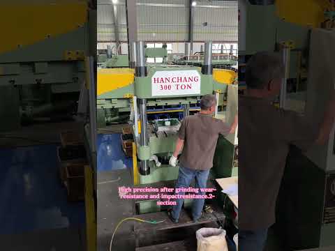 三色美耐皿成型機實際運作