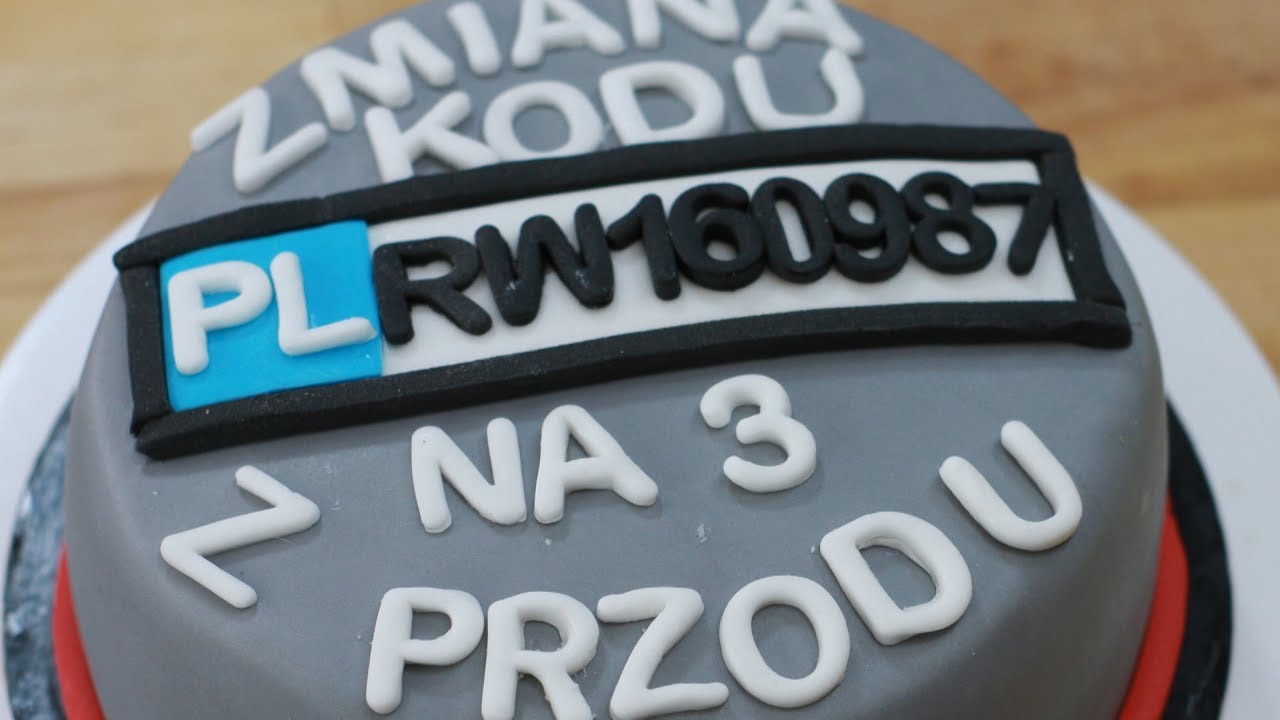 Tort zmiana kodu na 3 z przodu, tort na 30 urodziny z tablicą rejestracyjną