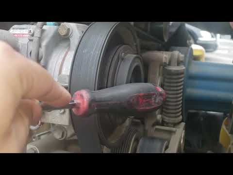 Freightliner Cascadia AC Not Working / Fixing Locked up AC Compressor (Temporary Fix) Kenworth volvo