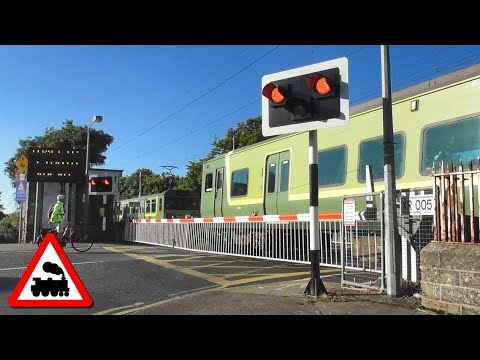 Railway Crossing - Merrion Gates, Dublin - IE 8300 + 8520 Class Dart Trains