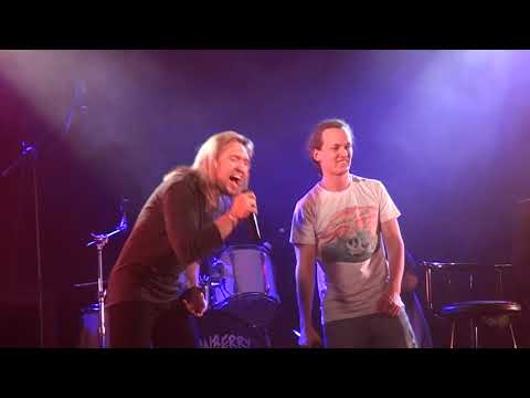 Евгений Егоров и Пётр Елфимов "Она не твоя" - Караоке камикадзе - Glastonberry club 12.05.19