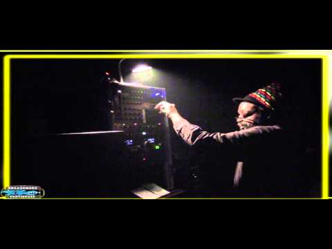 ROOTS INJECTION ft ras muffet (uk) - hail di dubwise \ dubplate round pt10b @ lokeren 22-3-2014