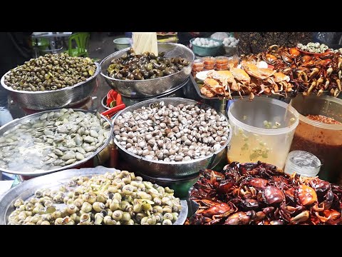 The evening view of sale foods @ Chbar Ampov Market