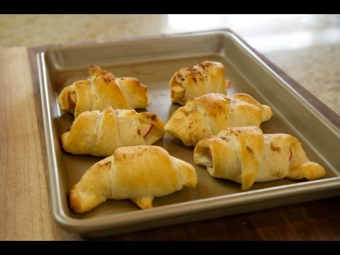 download lagu mp3 mp4 Apple Crescent Rolls, download lagu Apple Crescent Rolls gratis, unduh video klip Apple Crescent Rolls