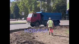 На Садовом кольце в Николаеве начали укладывать плитку за 155 тысяч: подрядчик тот же, что и на Терновском (видео)