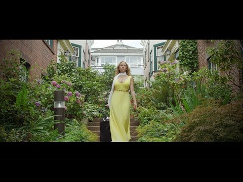 Sarah Eské - How Deep (Official Music Video)