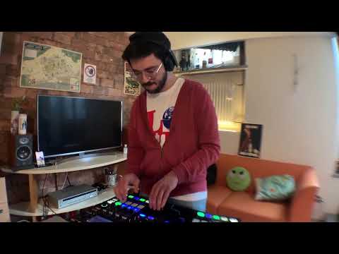 Mo'Bros. Super Disco Breakin': Q/12