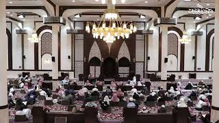 القاعدة الرابعة والعشرون: القرآن يرشد إلى التوسط والاعتدال في الأمور، ويذم التقصير والغلو . image