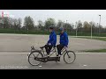 Bijzonder ritje in Zeist: jongens fietsen uur lang achteruit op tandem [RTV Utrecht]