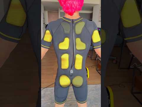 Compré un traje especial para ponerme súper FUERTE 🔥💪🏼😱 “30 Minutes Fit”