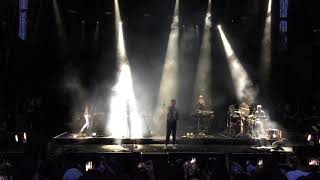 Download lagu Honne - Location Unknown (Neon Lights Festival 2019 Singapore) mp3