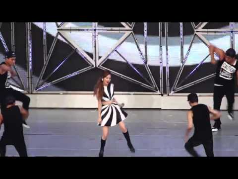 HD FANCAM 140815 SNSD Seohyun & fx Amber   Problem @ SMTown Concert in Seoul