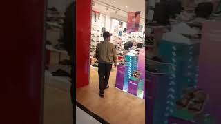 Download lagu Prank teman lg di toko sepatu #mentahanvideo #sttuswa #instagramstatus #prank #viral mp3