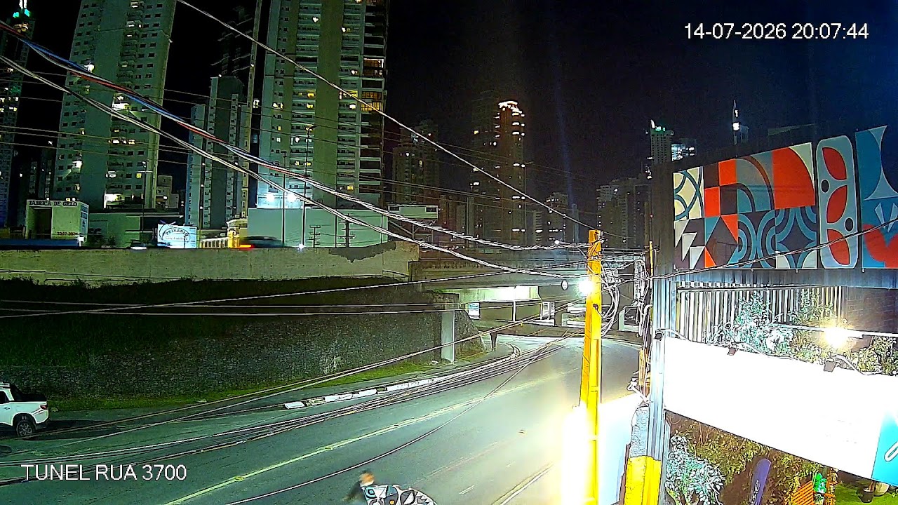 Live webcam view of 3700 Street Tunnel Traffic View