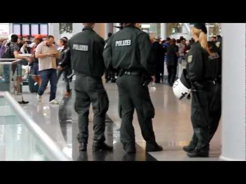 Demo gegen Abschiebung Düsseldorf Airport