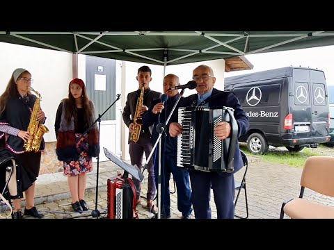 Toarna - n mine untdelemnul | Sunt numai un vas de lut | Vilut si Tinu | Live