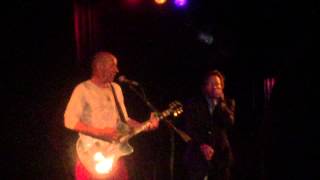 Eddie Vedder &amp; Simon Townshend martyrs