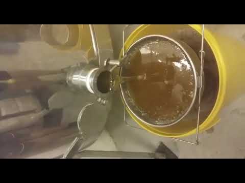 Honigernte bei einem befreundeten Imker