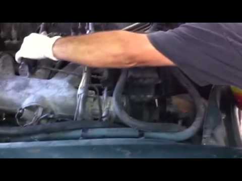 Starting a  old Mercedes conv. Real barn find