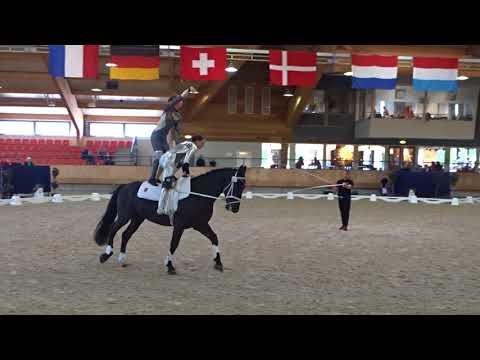 Jasmin GLAHN  Mara MARSCHALL