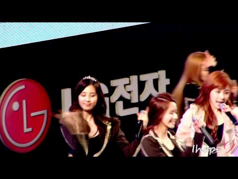 120401 Seohyun MR.Taxi fancam @ LG Cinema 3D festiva