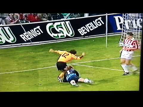 PSV - AEK Athene 3-0 (1992) 2e ronde Europacup 1, PSV plaatst zich voor 1e Champions League