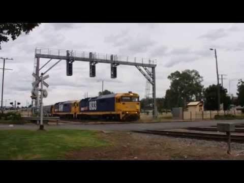 Junee Trains 8133 & 8149 Pacific National 10 1 2015