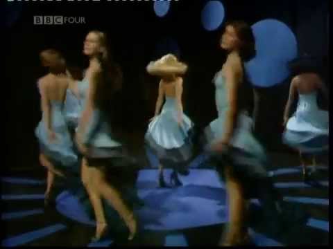 Legs & Co - Don't Give Up On Us - David Soul (6th Jan 1977)
