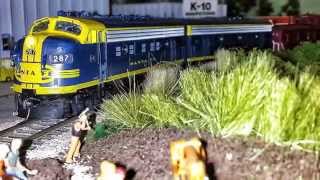 preview picture of video 'ATSF F9 287 with Diamond City Local.'