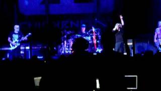 Chickenfoot live  learning to fall