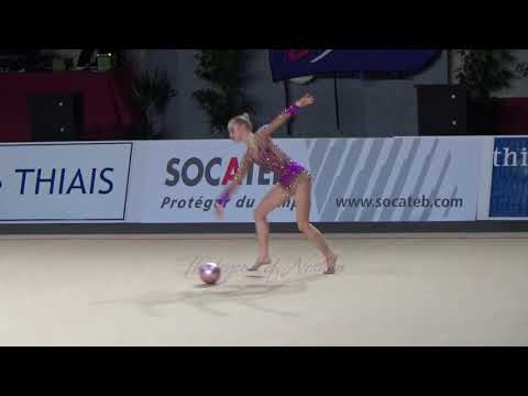 Axelle JOVENIN (FRA) ball - 2016 Thiais AA