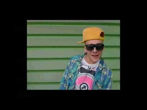 BOY COLOR LA MEDIA VUELTA PRODUCIENDO STARCHILL.avi