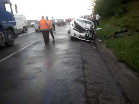 Accident într-o curbă la Sârca: 3 mașini implicată, 6 persoane au ajuns la spital