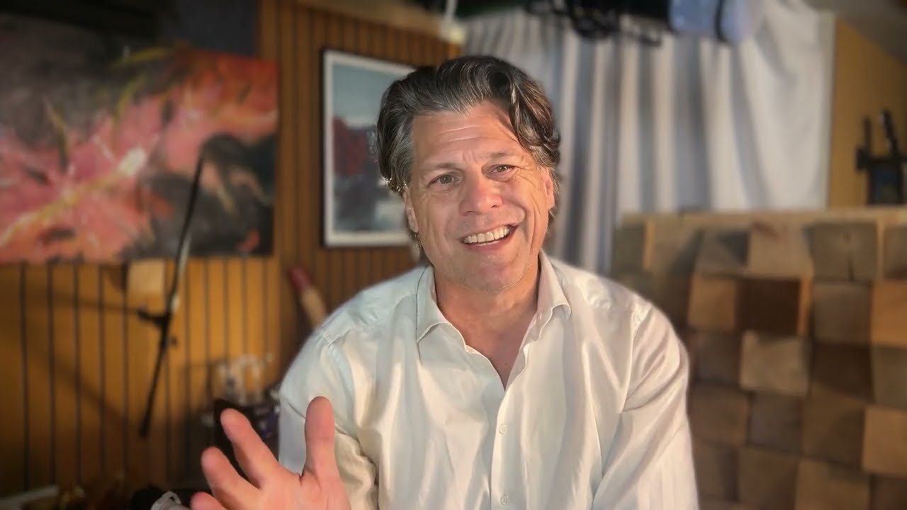 Chris Schafer talking to camera about how to become a great conversationalist