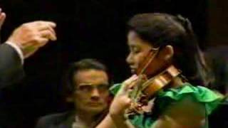 sarah chang does mendelssohns violin concerto in e minor Video