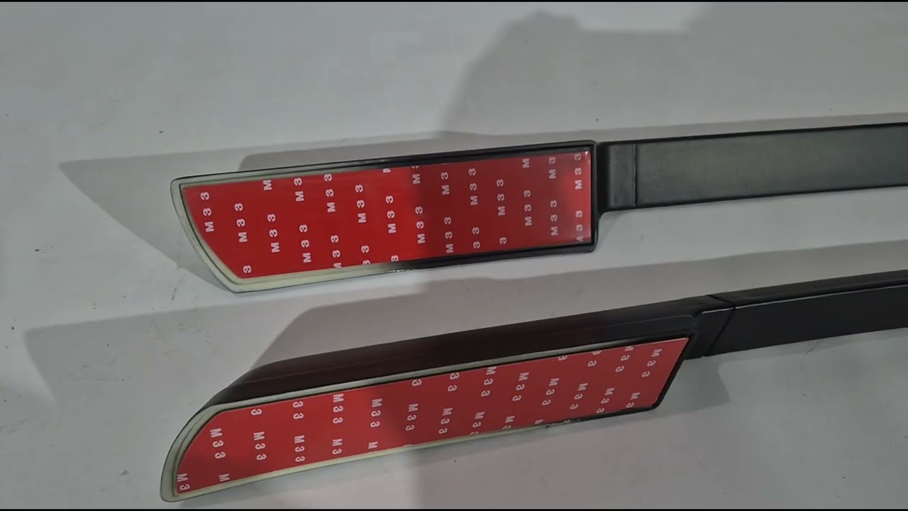 Toyota Hilux 2015- Schwarze OEM-Dachreling (ABS-Kunststoff, Klebemontage) Video 10