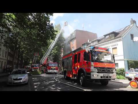 Dachstuhlbrand am Vogelhüttendeich in Wilhelmsburg