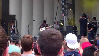 Imagine pt. 3 - Smith Westerns [Lollapalooza 2011]