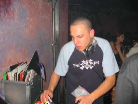 Tatanka & Marzio dance liveTNT Kamasutra 09-03-2002 - Il Simbolo Della Dea Kalì