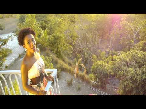 Salina Charles \ Inonde Moi