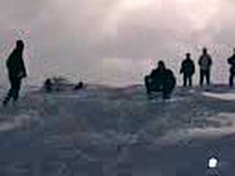 Volando sobre la nieve en cistierna