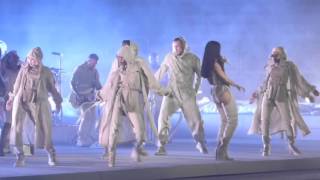 "Pose" Rihanna@Wells Fargo Center Philadelphia 4/3/16
