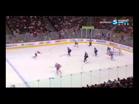 Chris Osgood 400 wins (Colorado Avalanche and Detroit Red Wings) 12/27/2010