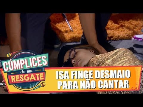 CÚMPLICES DE UM RESGATE - Isabela finge desmaio para não cantar