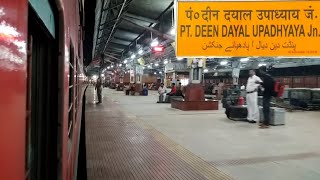preview picture of video 'Arriving at Pt. DD Upadhyaya Junction | Sampoorna Kranti Express.'