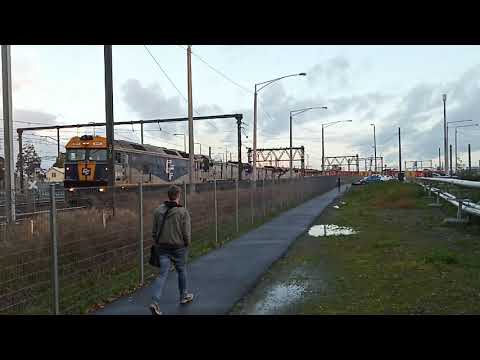 (7 Locos Upfront!!) G515+T376+T373+T369+T377+VL360+B76 passing Newport