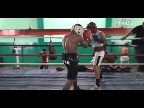 Guanteo - Roman Gonzalez vs Roger Collado - Videos Prodesa