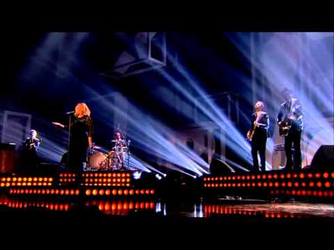 Adele - Rolling in the Deep (Brit Awards 2012) HQ