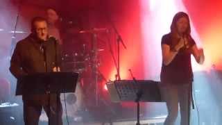 Paul Heaton &amp; Jacqui Abbott - You Keep It All In - Live @ Colne Muni - 28th October 2015
