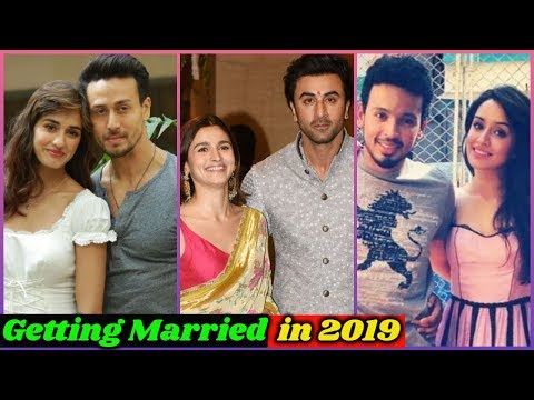 download lagu mp3 mp4 Bollywood Couples Dating, download lagu Bollywood Couples Dating gratis, unduh video klip Bollywood Couples Dating